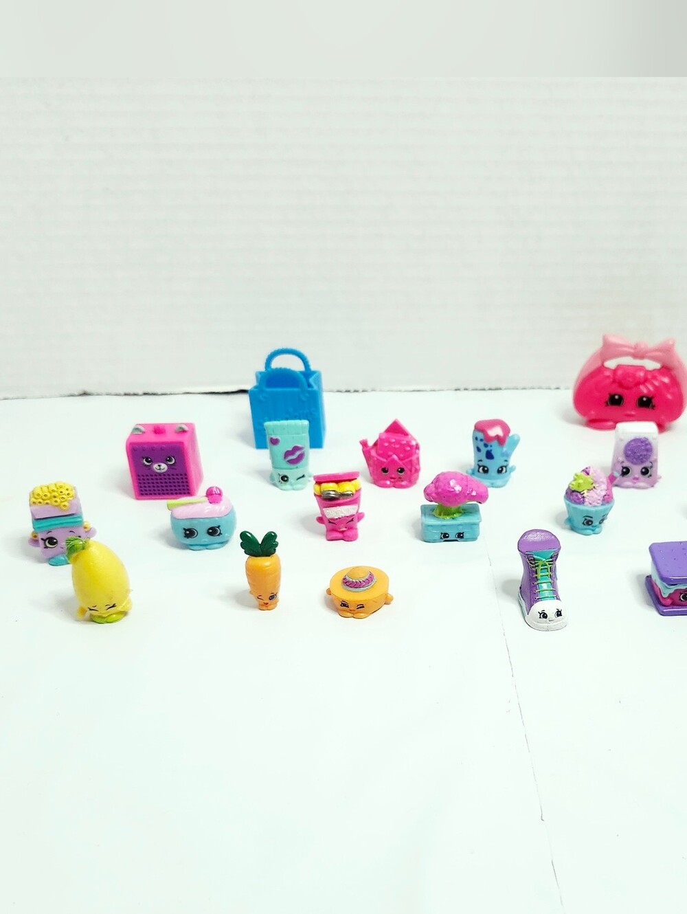 Shopkins Mini Figure Lot - Picture 2 of 10